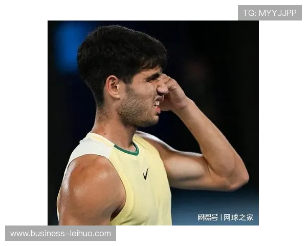 澳网焦点战：顶尖球员鏖战赛场引发全球关注